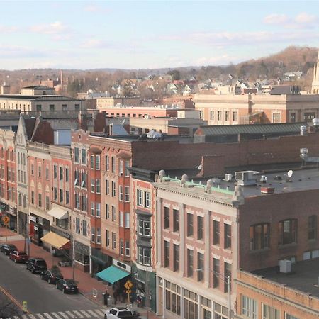 Courtyard Waterbury Downtown Hotel Exterior foto